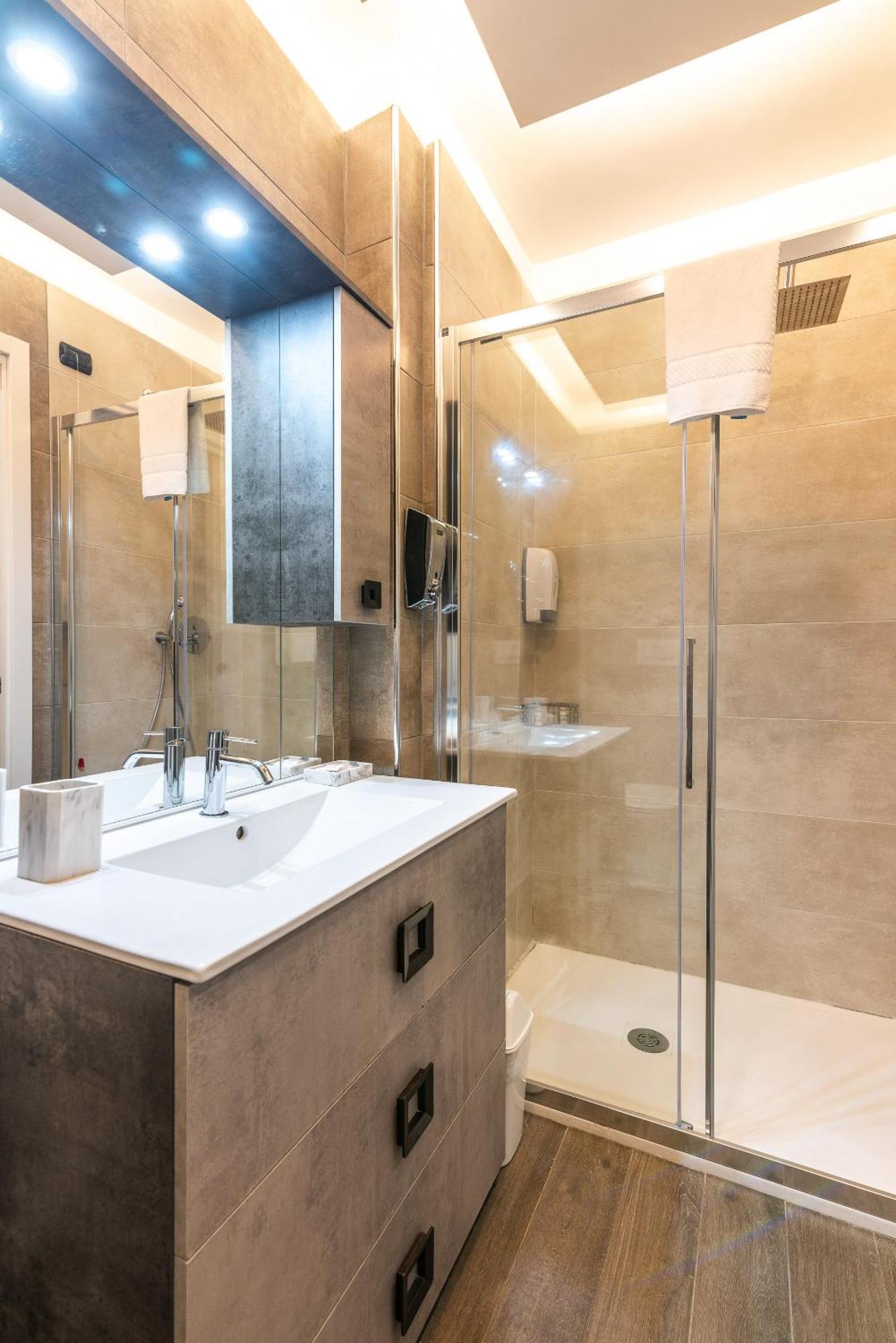 Double L Luxury Suite Милан Экстерьер фото