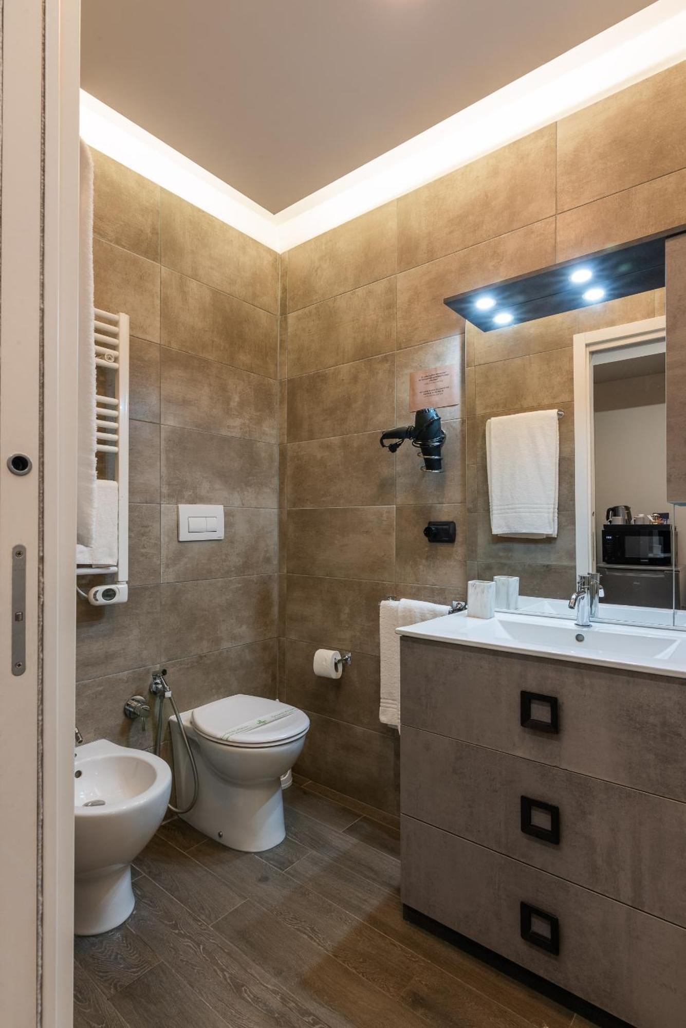 Double L Luxury Suite Милан Экстерьер фото
